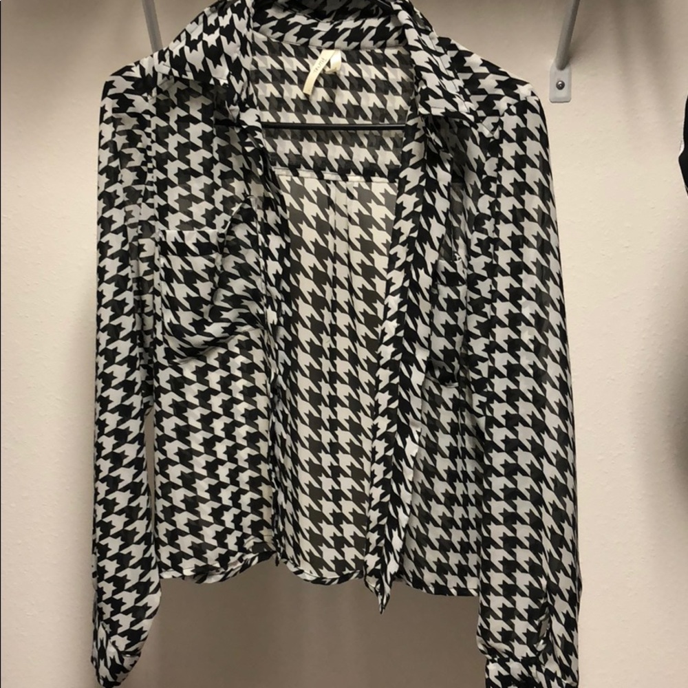 Houndstooth dress top!